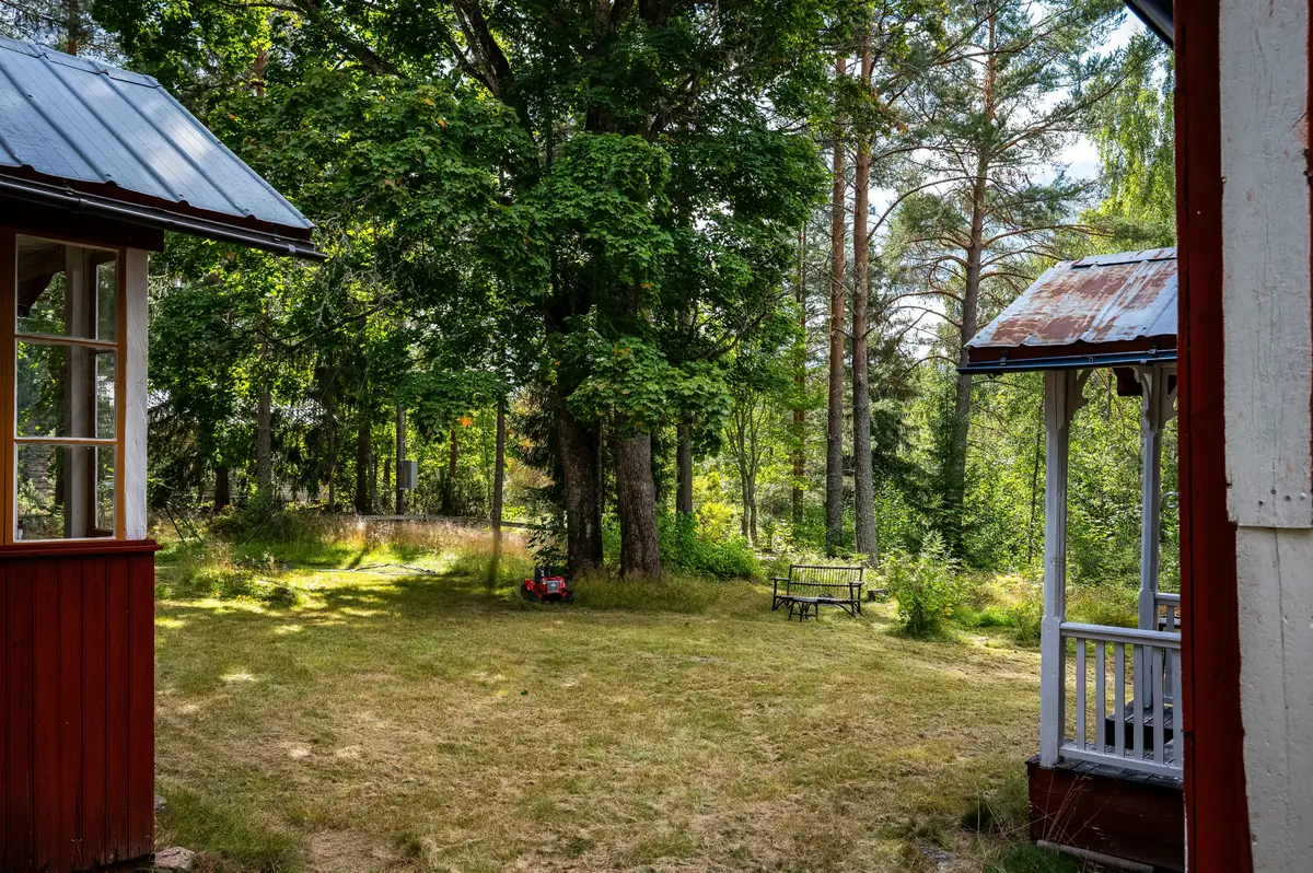 19th-century-forest-cottage-2-hours-north-of-stockholm-cheapscandihomes