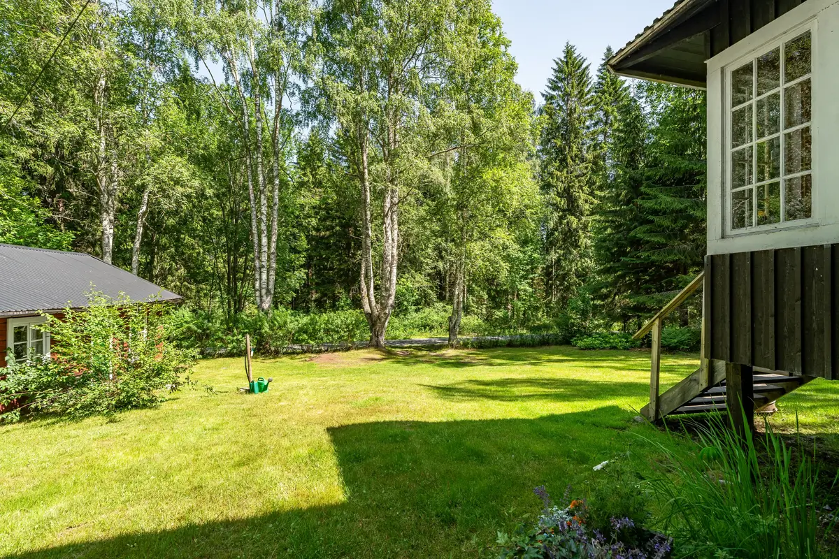 peaceful-scenic-18th-century-house-sweden-cheapscandihomes