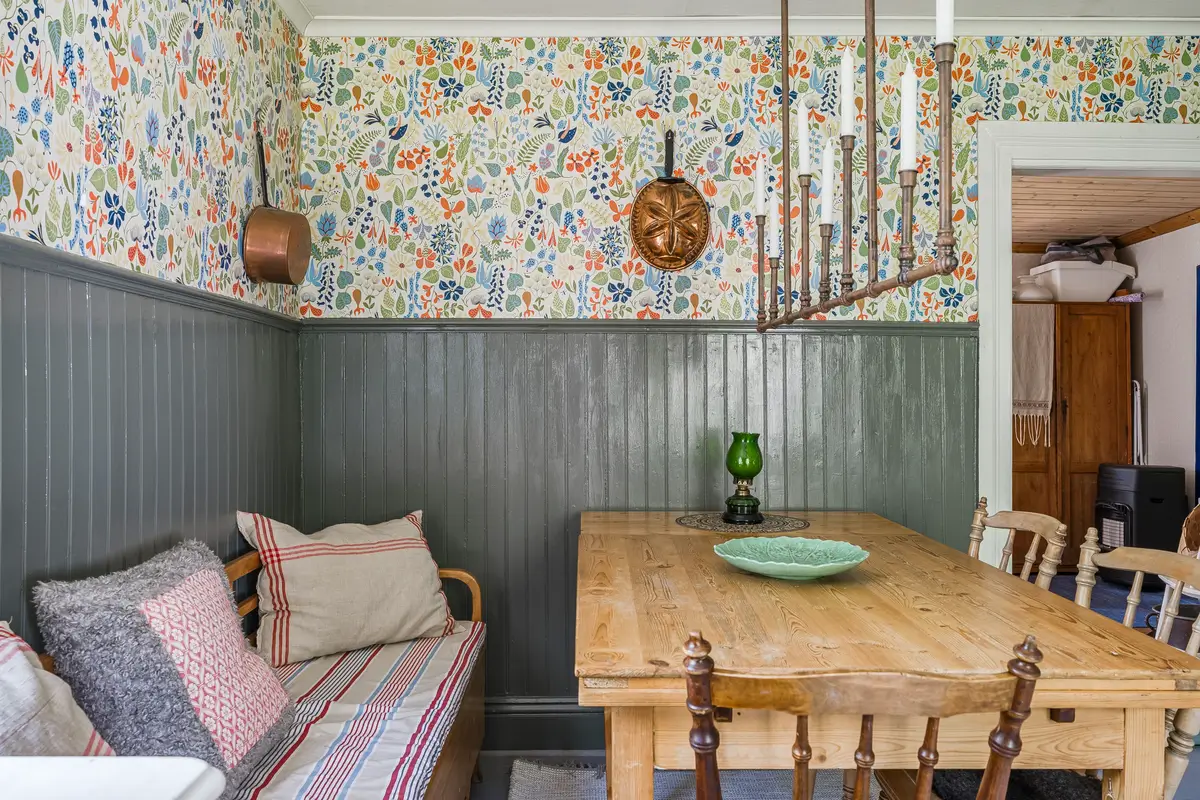 peaceful-scenic-18th-century-house-sweden-cheapscandihomes