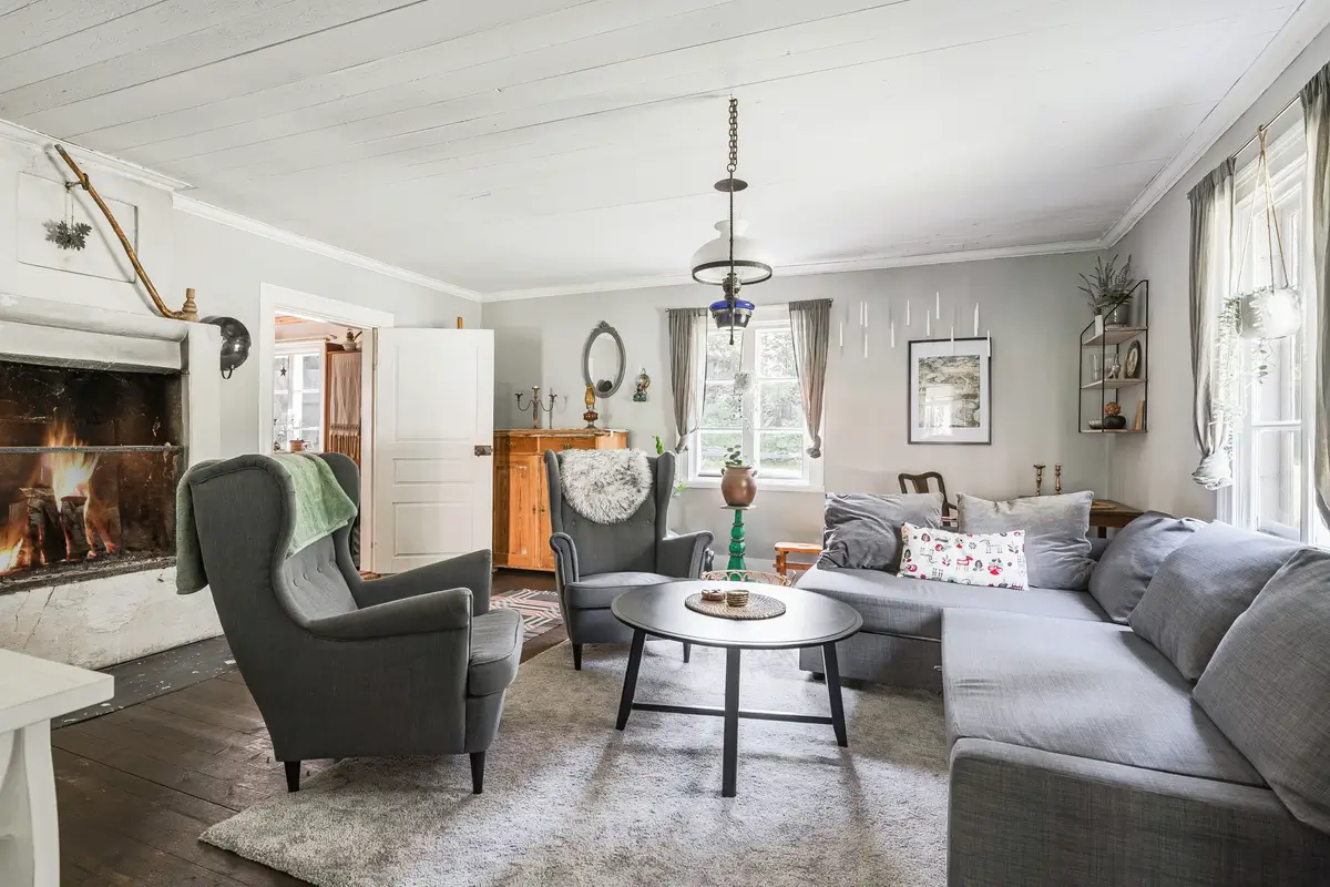 peaceful-scenic-18th-century-house-sweden-cheapscandihomes