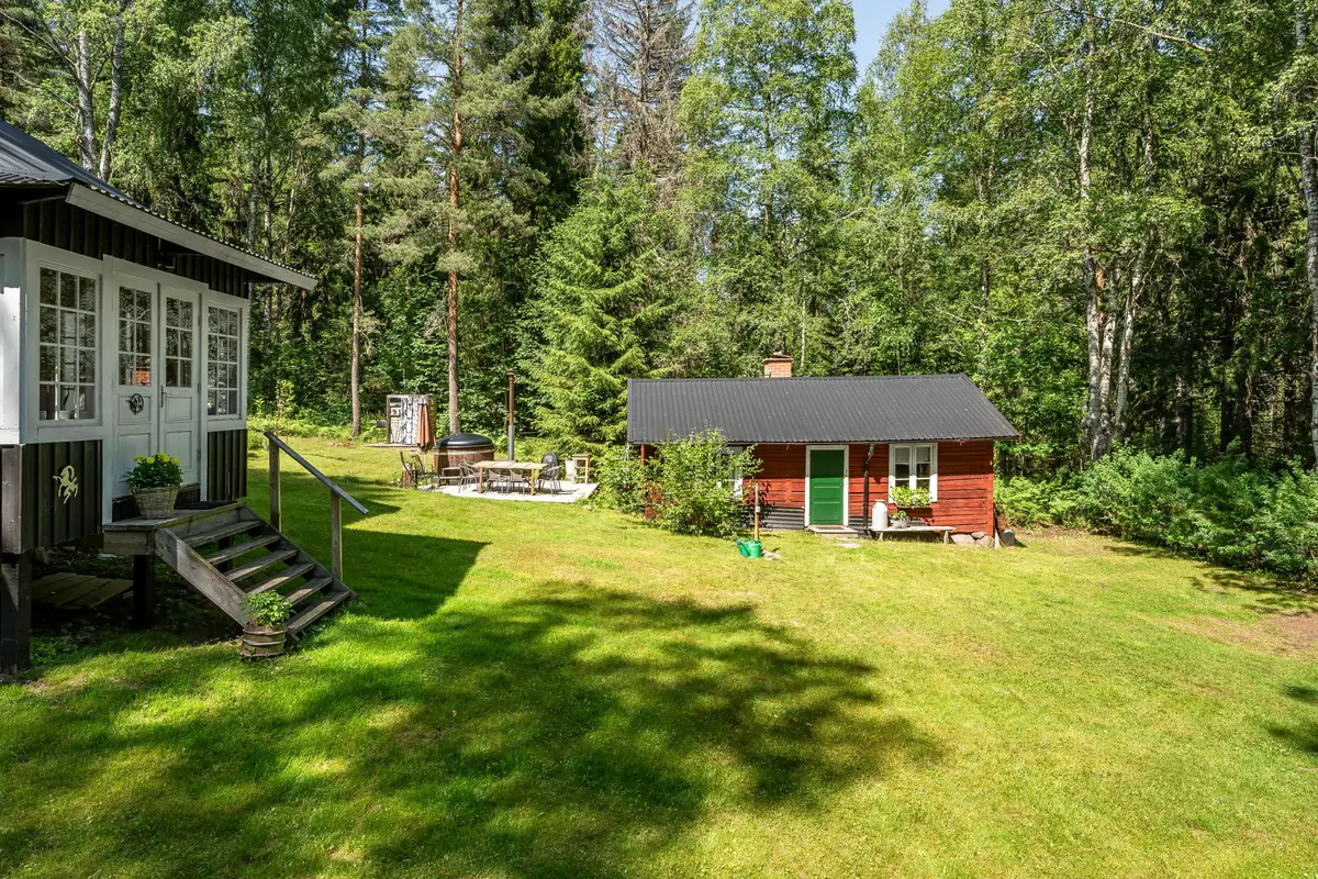 peaceful-scenic-18th-century-house-sweden-cheapscandihomes