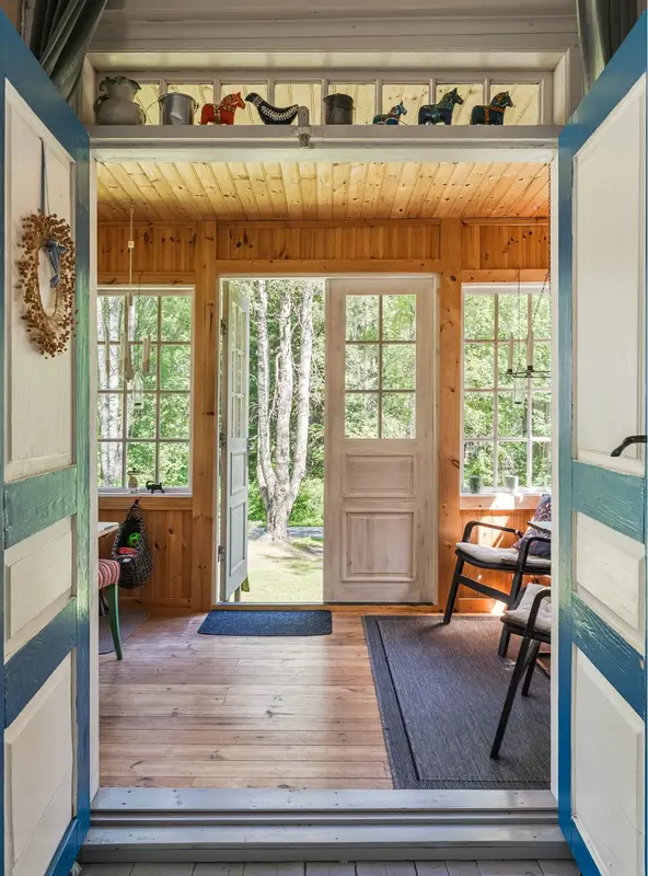 peaceful-scenic-18th-century-house-sweden-cheapscandihomes