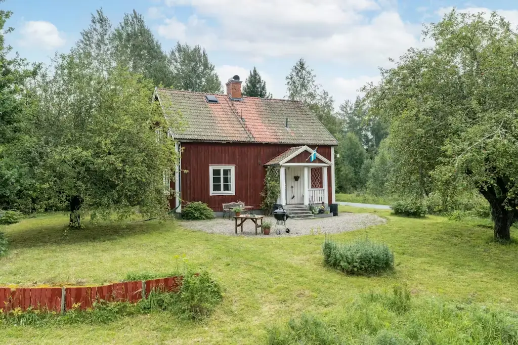 self-sufficient-30s-home-central-sweden-cheapscandihomes