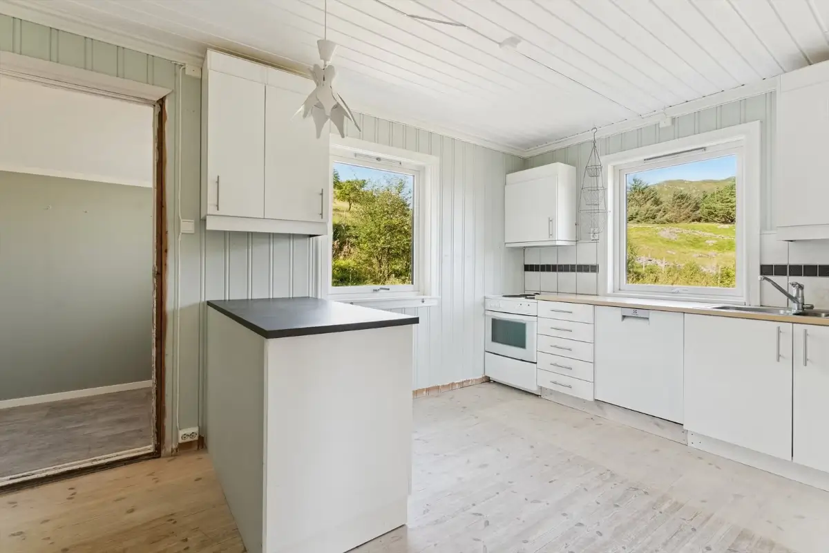 small-1920s-farm-west-coast-norway-cheapscandihomes