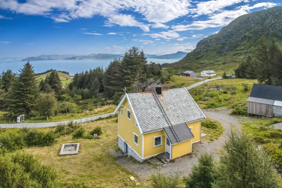 small-1920s-farm-west-coast-norway-cheapscandihomes