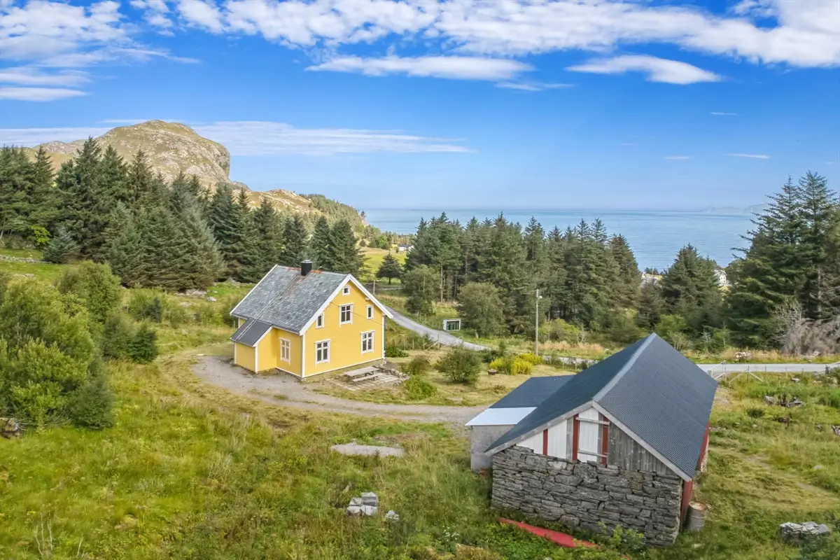 small-1920s-farm-west-coast-norway-cheapscandihomes