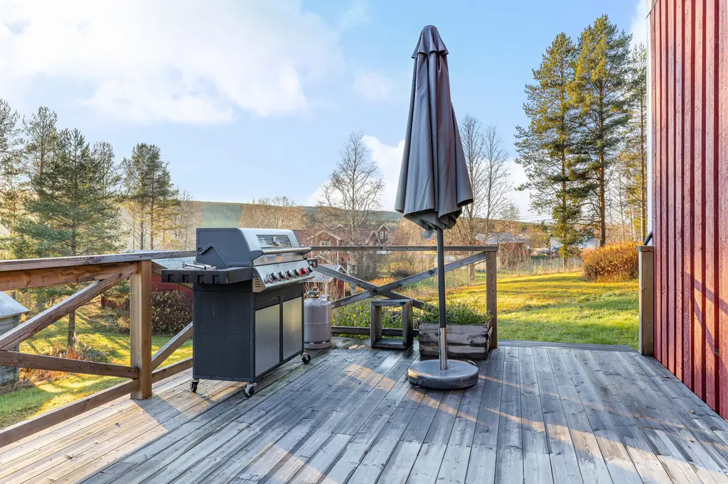 timber-home-river-views-north-sweden-cheapscandihomes