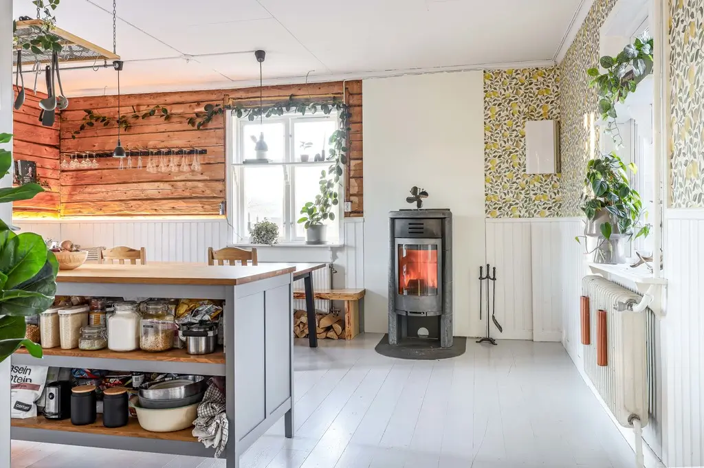 timber-home-river-views-north-sweden-cheapscandihomes