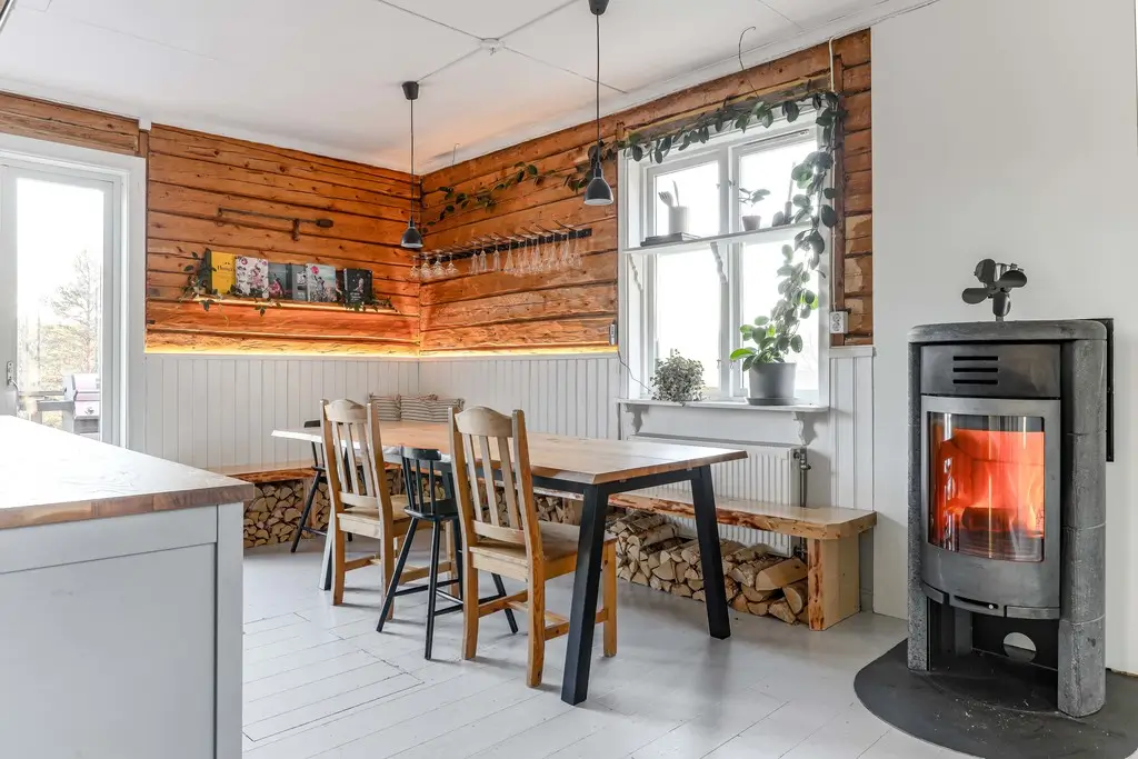 timber-home-river-views-north-sweden-cheapscandihomes