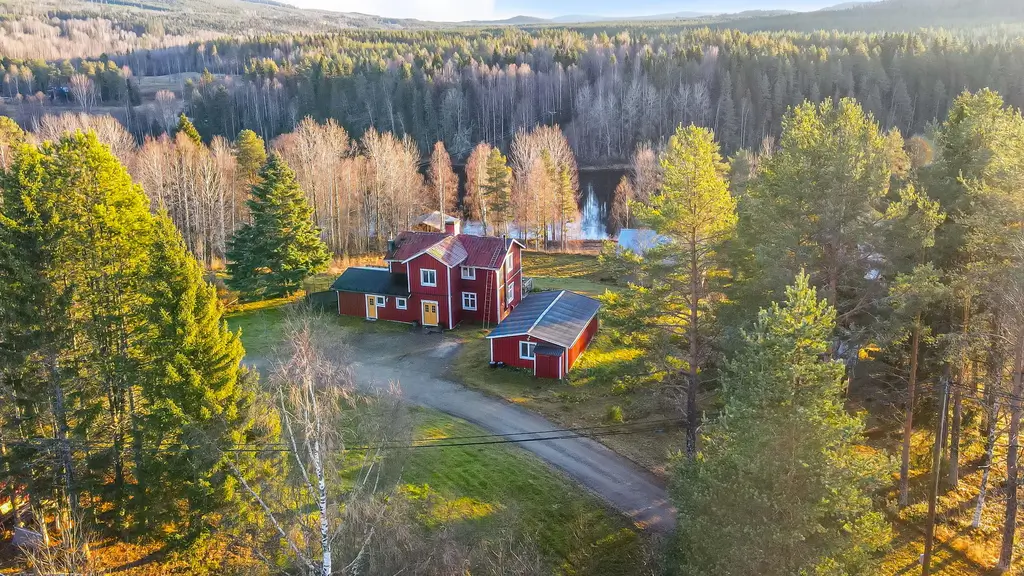 timber-home-river-views-north-sweden-cheapscandihomes