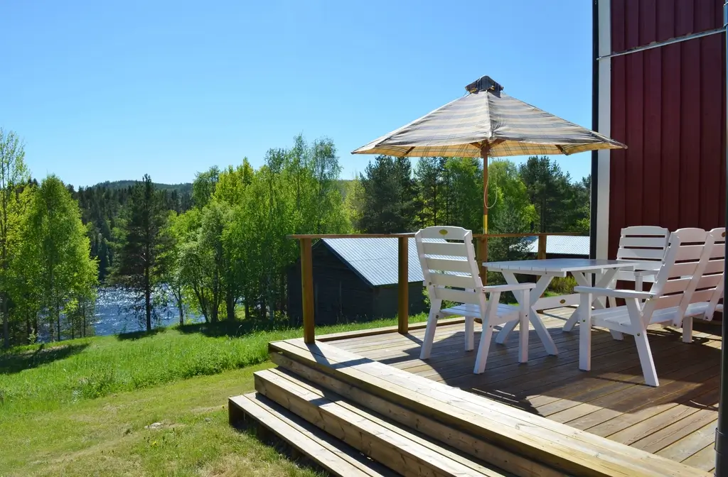 timber-home-river-views-north-sweden-cheapscandihomes