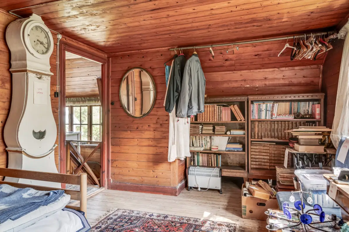 traditional-early-20th-century-house-sweden-cheapscandihomes