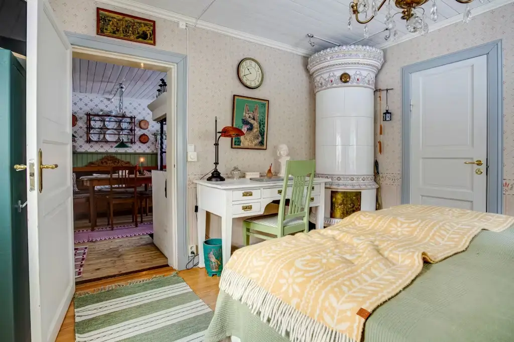 cozy-19th-century-country-house-central-sweden-cheapscandihomes