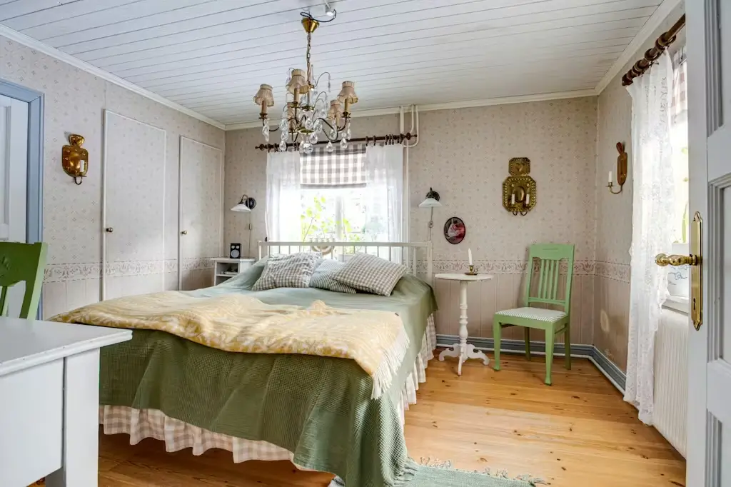 cozy-19th-century-country-house-central-sweden-cheapscandihomes