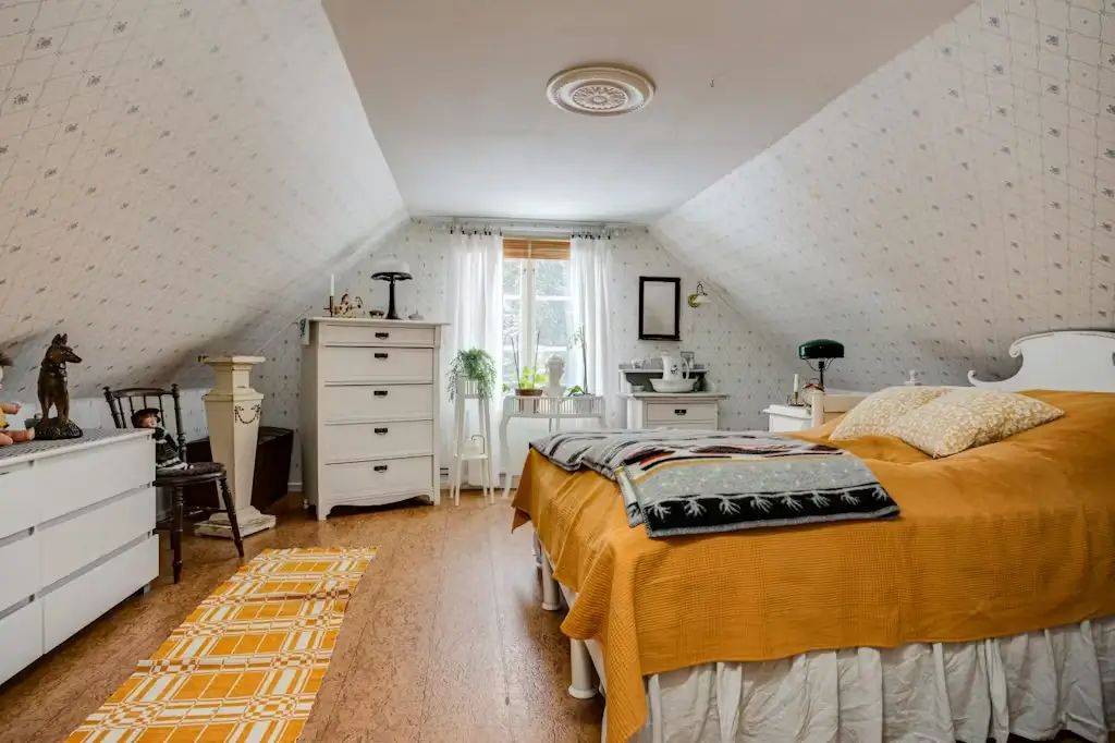 cozy-19th-century-country-house-central-sweden-cheapscandihomes