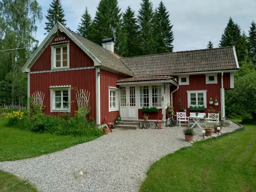 cozy-19th-century-country-house-central-sweden-cheapscandihomes
