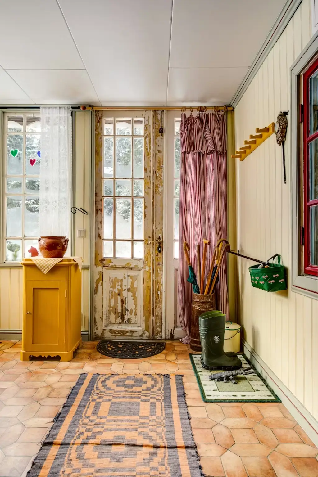 cozy-19th-century-country-house-central-sweden-cheapscandihomes