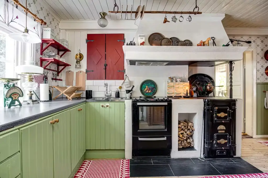 cozy-19th-century-country-house-central-sweden-cheapscandihomes