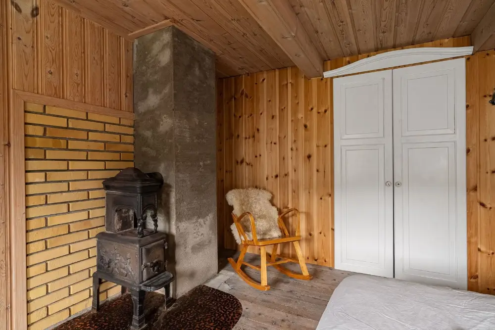 cozy-log-house-west-coast-norway-cheapscandihomes