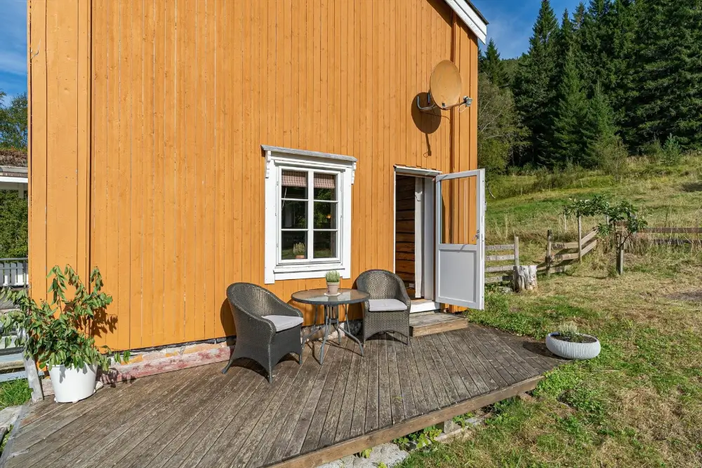 cozy-log-house-west-coast-norway-cheapscandihomes