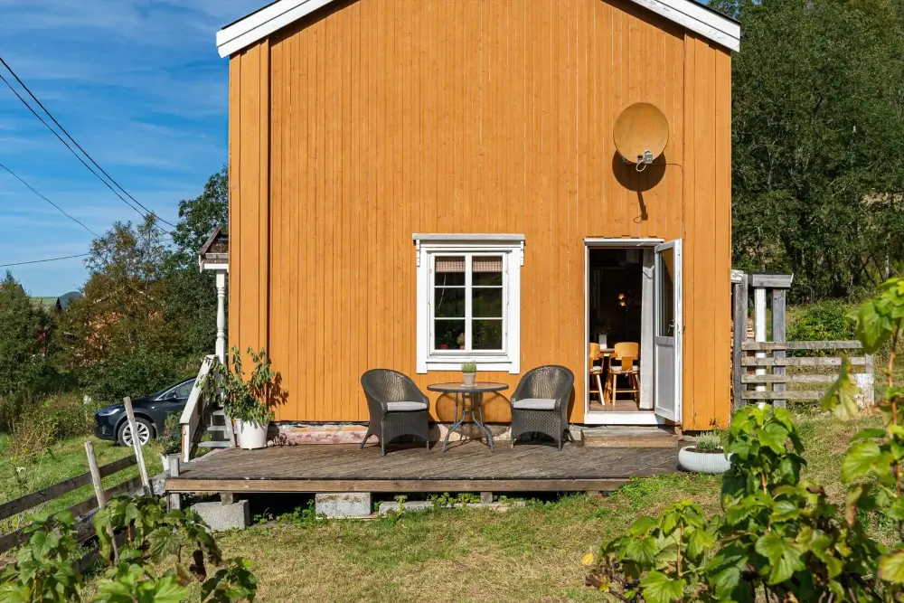 cozy-log-house-west-coast-norway-cheapscandihomes