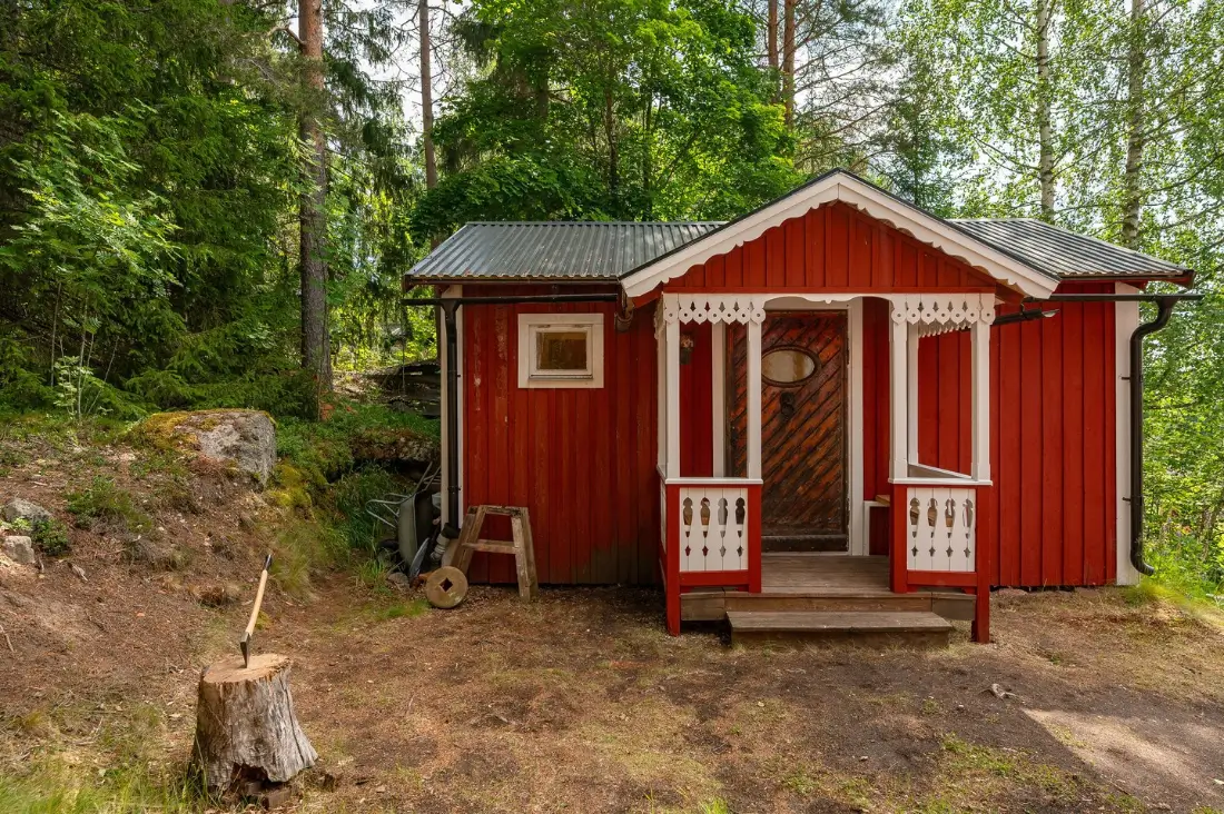 historic-character-swedish-cottage-two-hours-from-stockholm-cheapscandihomes