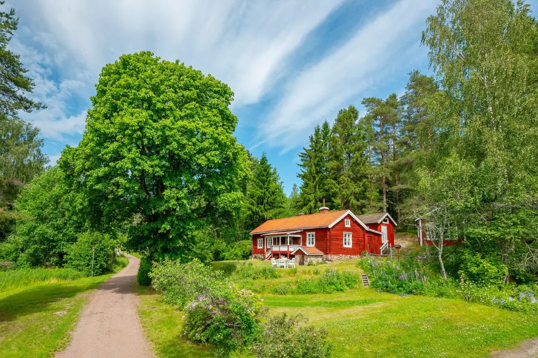 historic-character-swedish-cottage-two-hours-from-stockholm-cheapscandihomes
