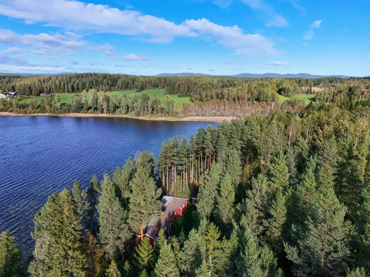 lakeside-home-east-central-sweden-cheapscandihomes