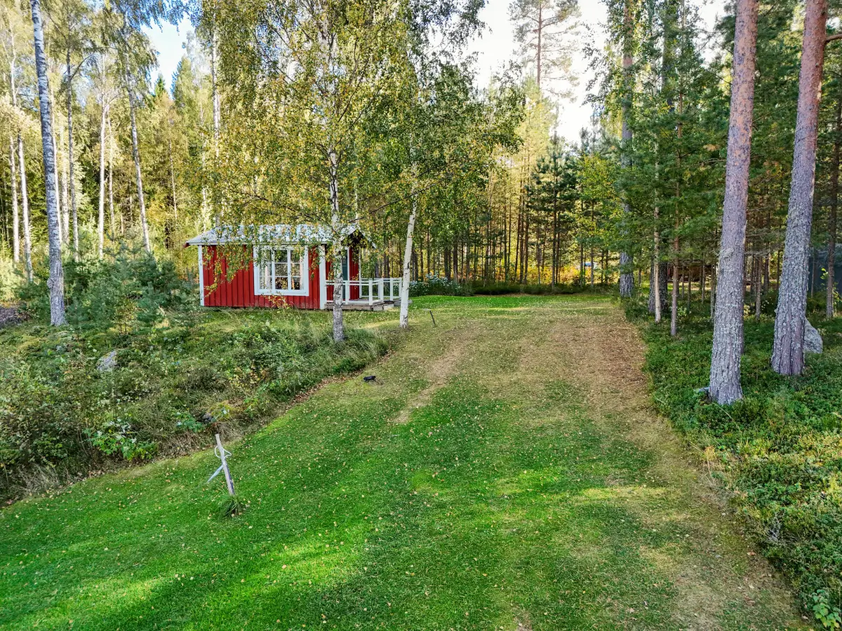 lakeside-home-east-central-sweden-cheapscandihomes
