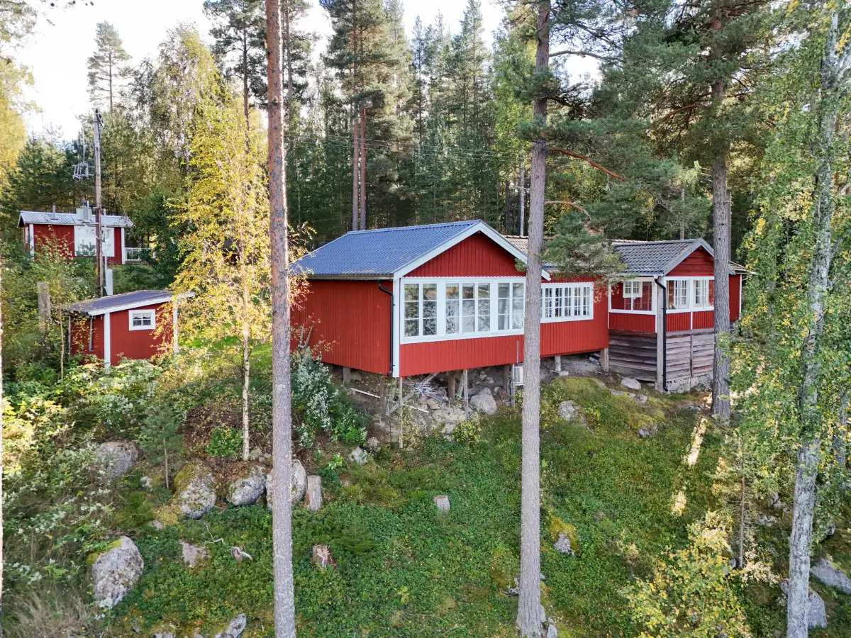 lakeside-home-east-central-sweden-cheapscandihomes