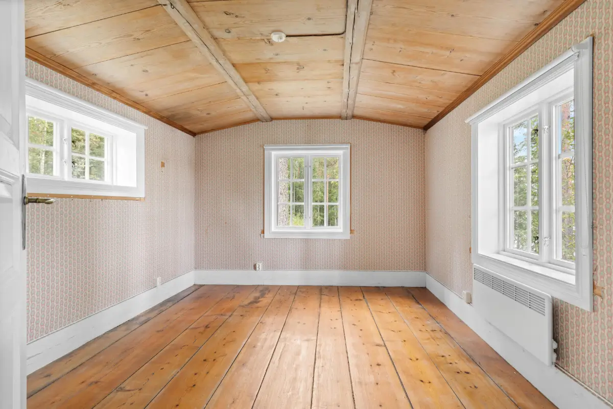 lakeside-home-east-central-sweden-cheapscandihomes