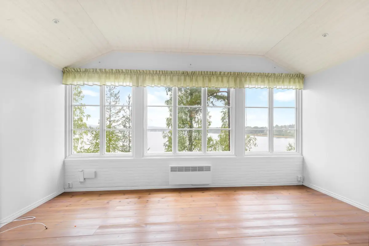 lakeside-home-east-central-sweden-cheapscandihomes