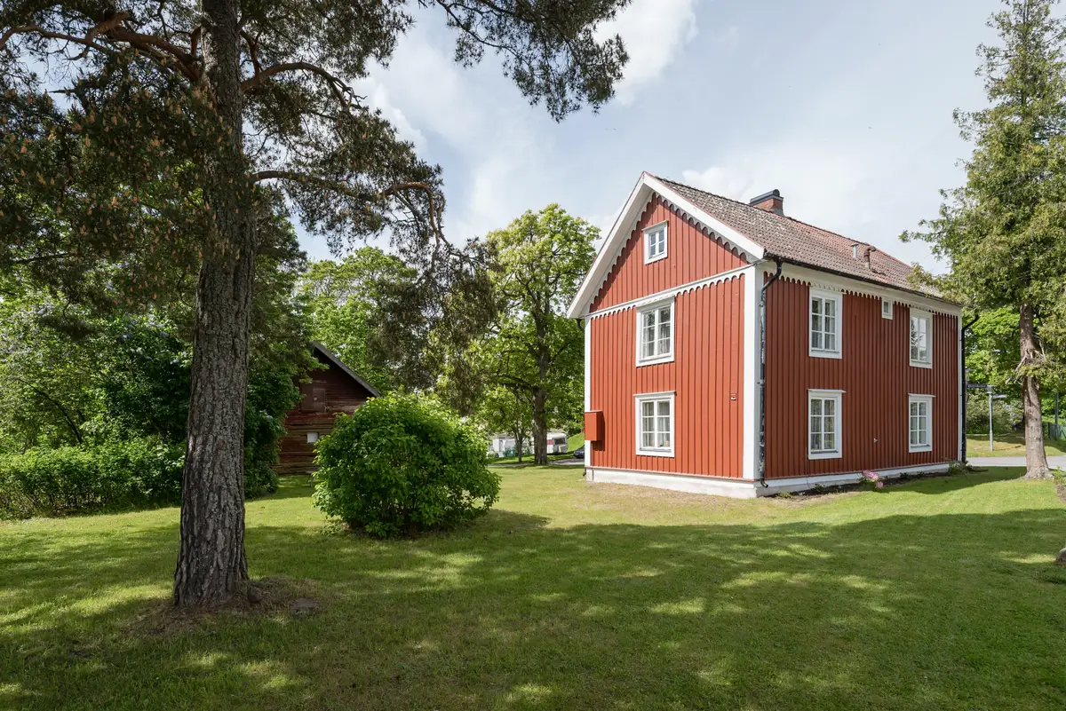 renovated-19th-century-home-central-sweden-cheapscandihomes