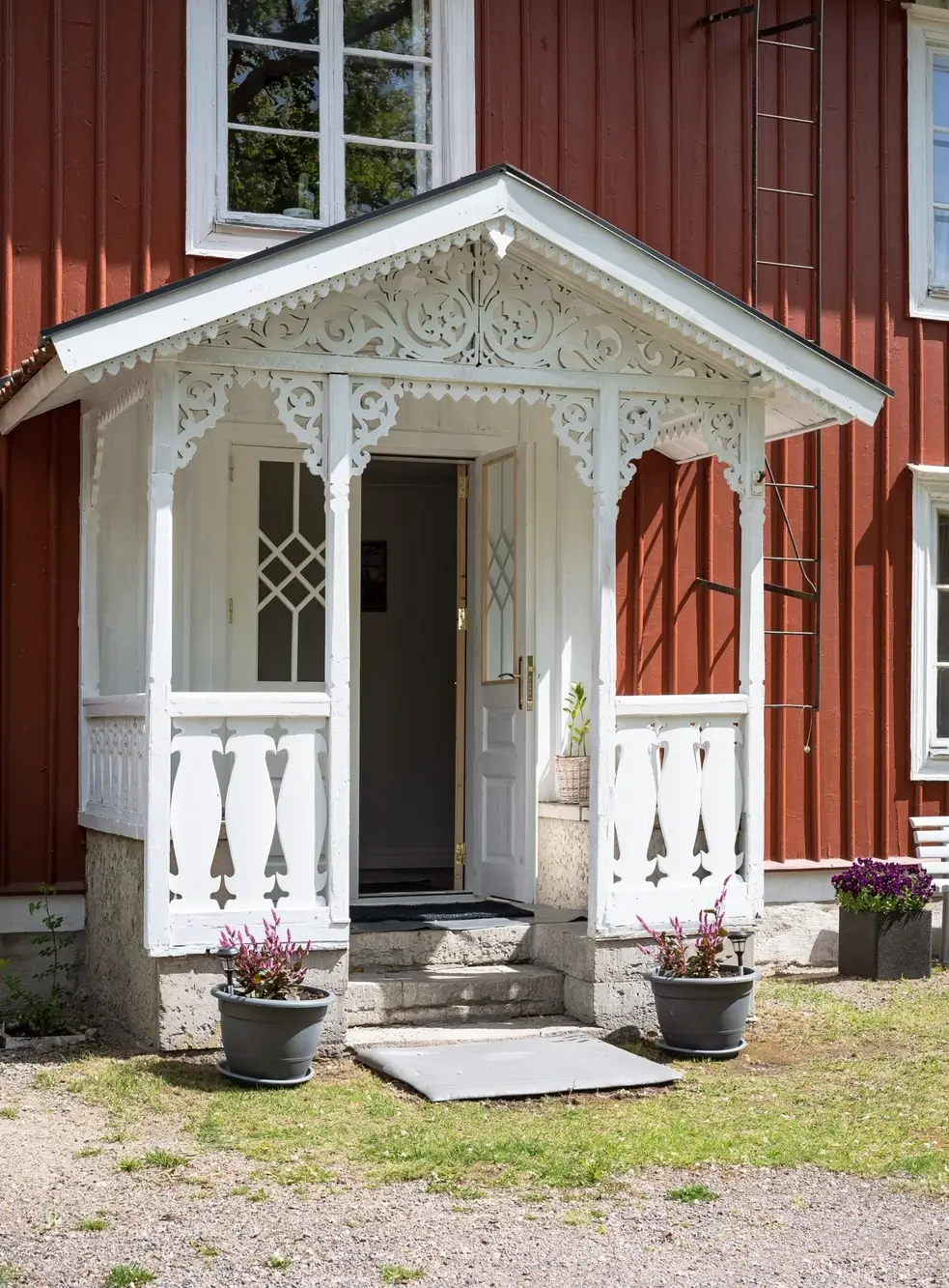 renovated-19th-century-home-central-sweden-cheapscandihomes