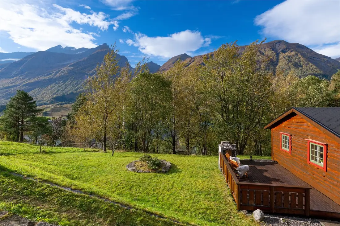 traditional-norwegian-wooden-cottage-fjord-west-norway-cheapscandihomes