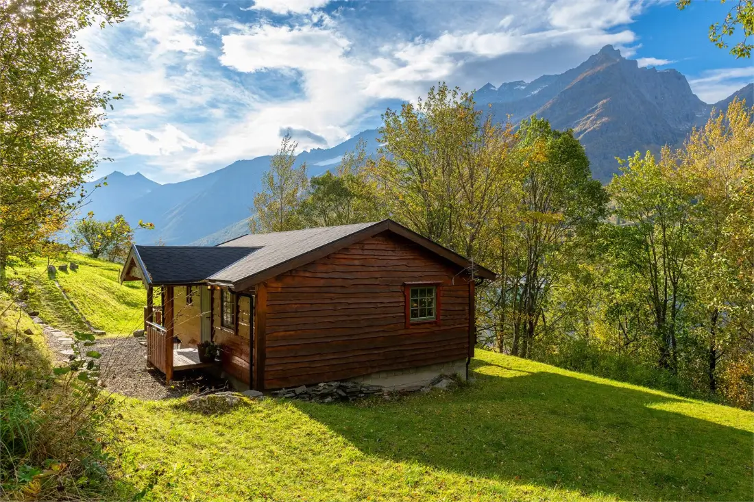 traditional-norwegian-wooden-cottage-fjord-west-norway-cheapscandihomes