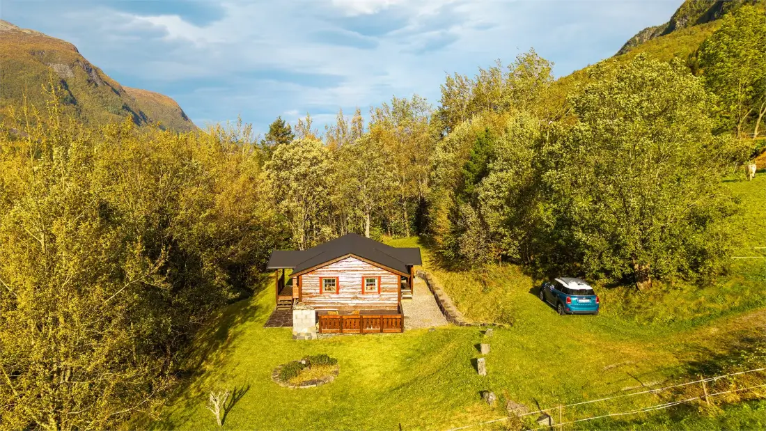 traditional-norwegian-wooden-cottage-fjord-west-norway-cheapscandihomes