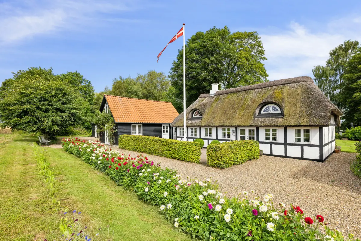 cozy-1870s-home-central-jutland-denmark-cheapscandihomes