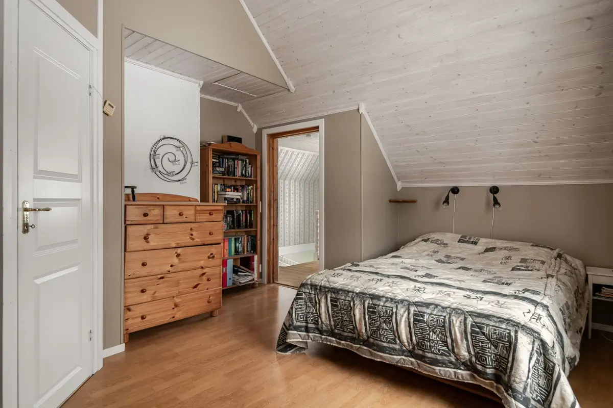 early-20th-century-house-with-tower-room-dalarna-county-cheapscandihomes