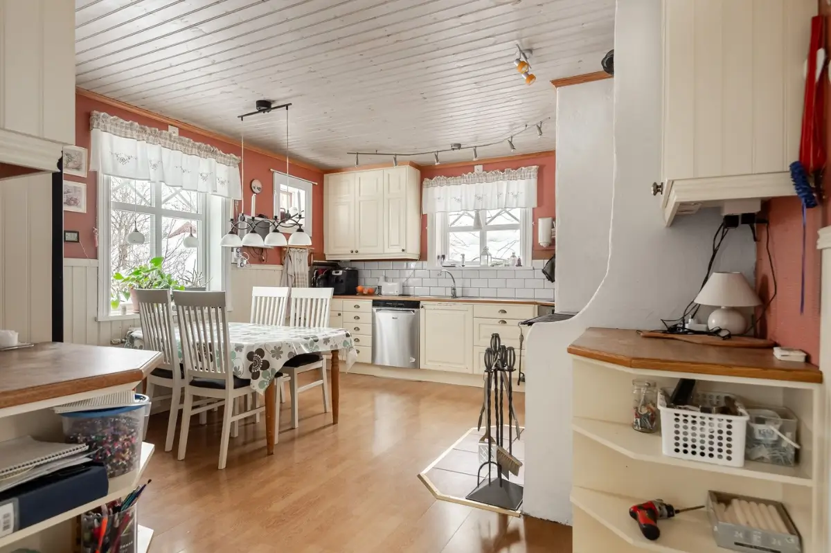 early-20th-century-house-with-tower-room-dalarna-county-cheapscandihomes