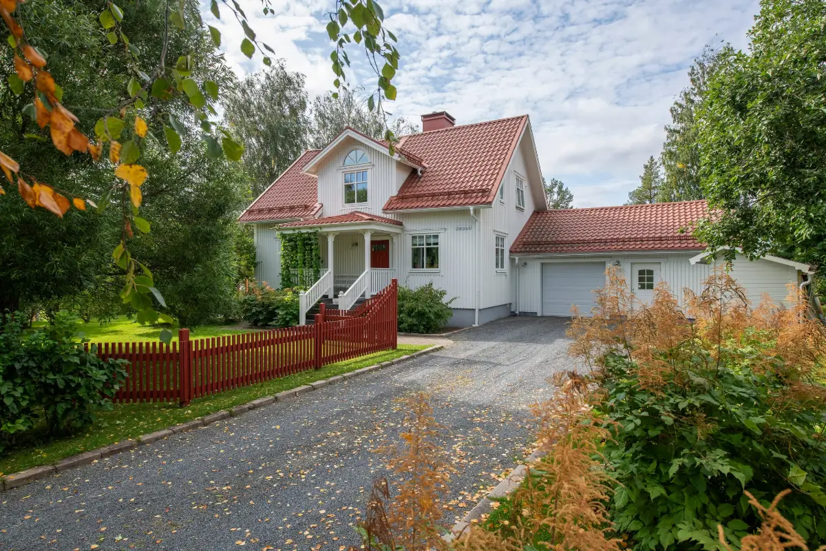 lakeside-home-north-sweden-cheapscandihomes