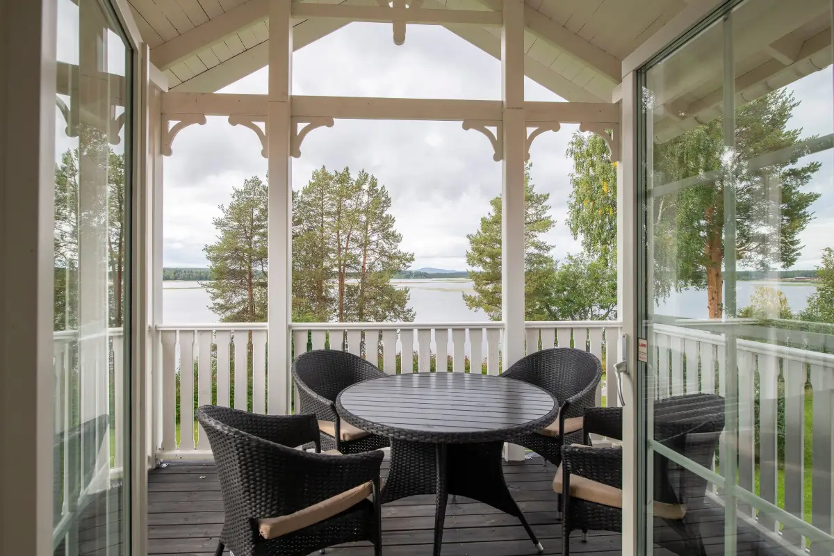 lakeside-home-north-sweden-cheapscandihomes