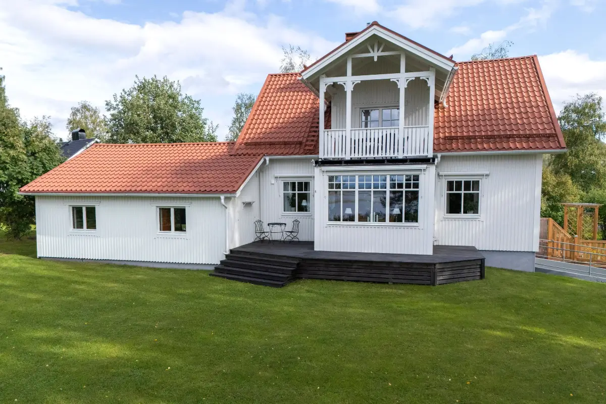 lakeside-home-north-sweden-cheapscandihomes