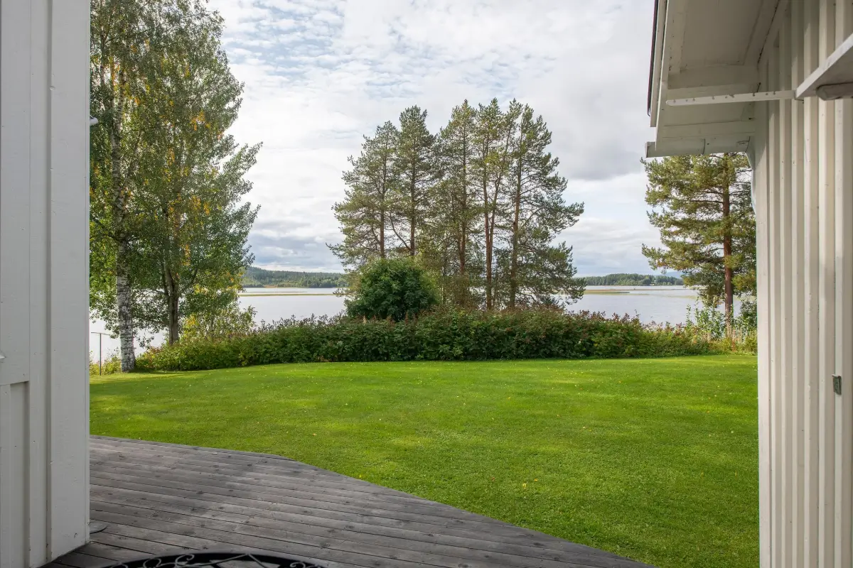 lakeside-home-north-sweden-cheapscandihomes