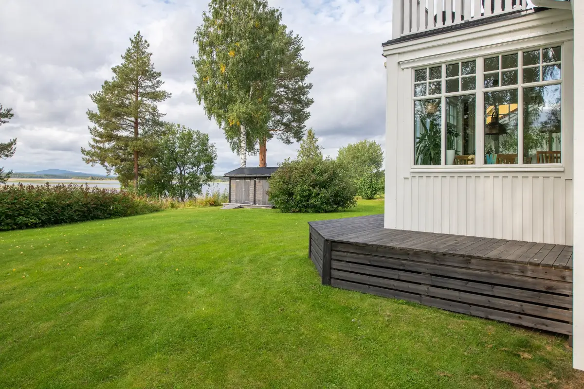 lakeside-home-north-sweden-cheapscandihomes