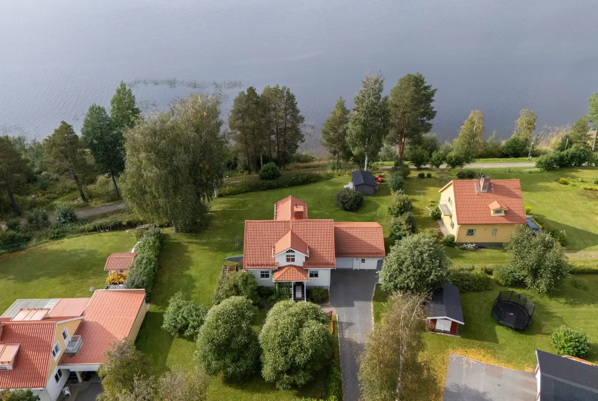 lakeside-home-north-sweden-cheapscandihomes