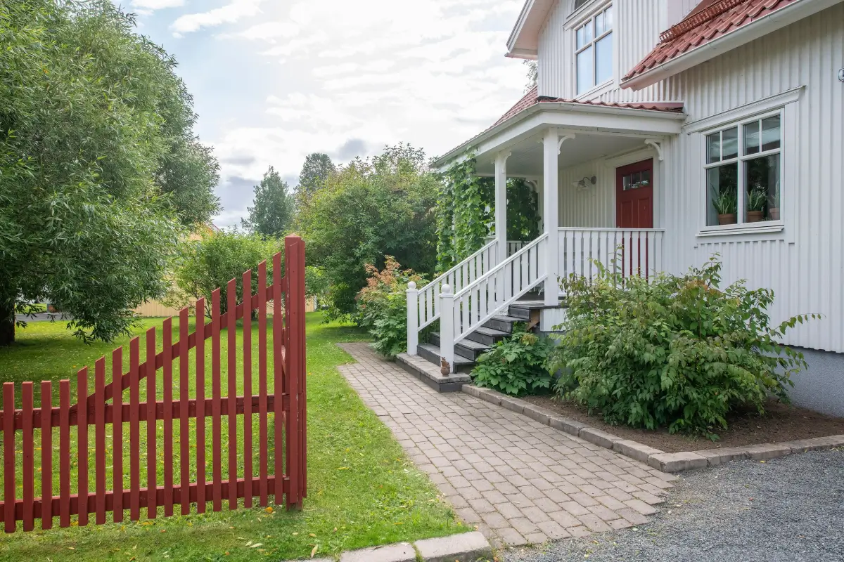 lakeside-home-north-sweden-cheapscandihomes
