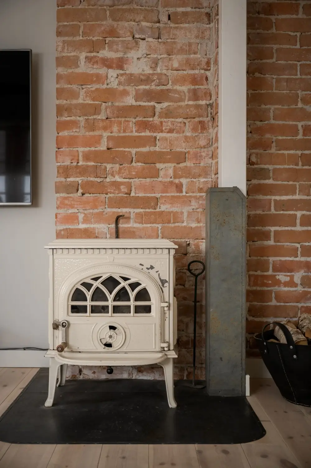 renovated-1940s-house-west-central-sweden-cheapscandihomes