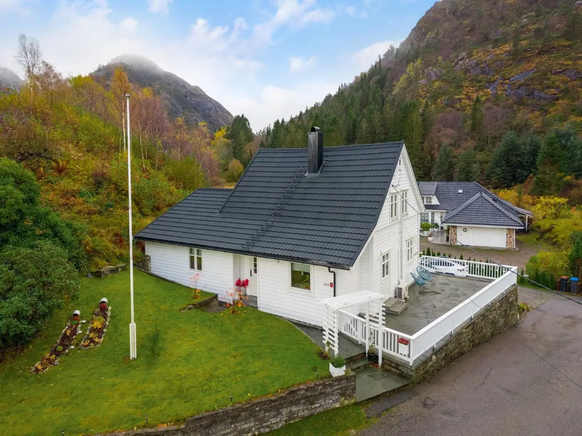 spacious-family-home-close-to-bergen-norway-cheapscandihomes