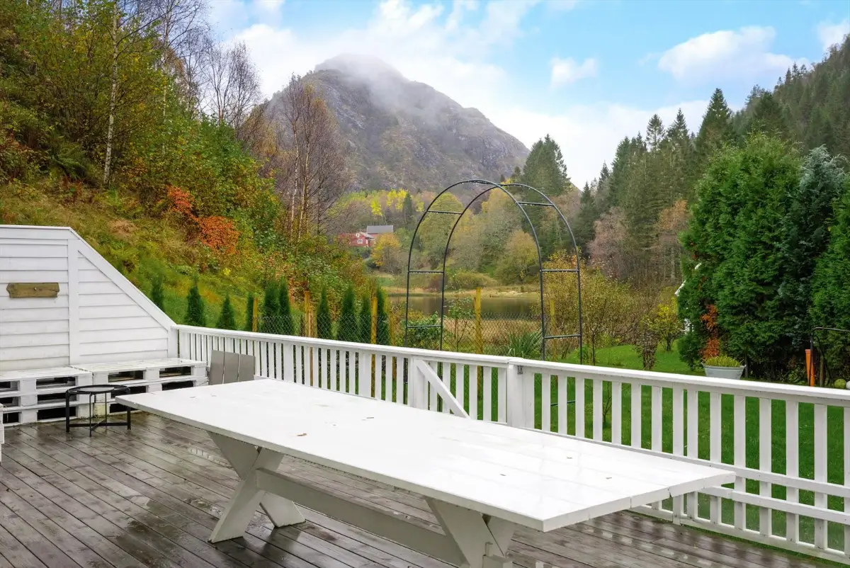 spacious-family-home-close-to-bergen-norway-cheapscandihomes